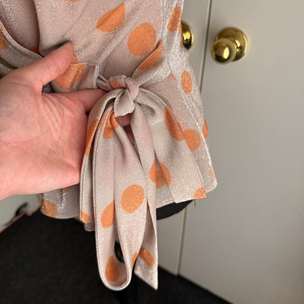 Eva Franco Anthropologie Sweetwater Top in Orange Dot Flutter Sleeve Size Small - Picture 5 of 14